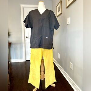 MOBB Gray V Neck Top and Yellow Pants Scrub Set - Size L